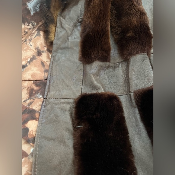 Vintage Brown Genuine Leather Coat with Faux Fur Stripes – Very Nice Condition - Picture 13 of 13